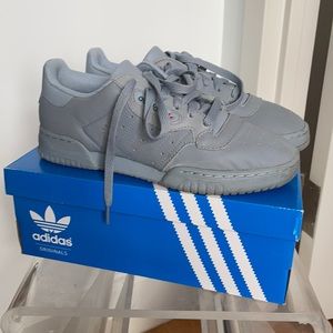 Yeezy Powerphase Calabasas W Size 8